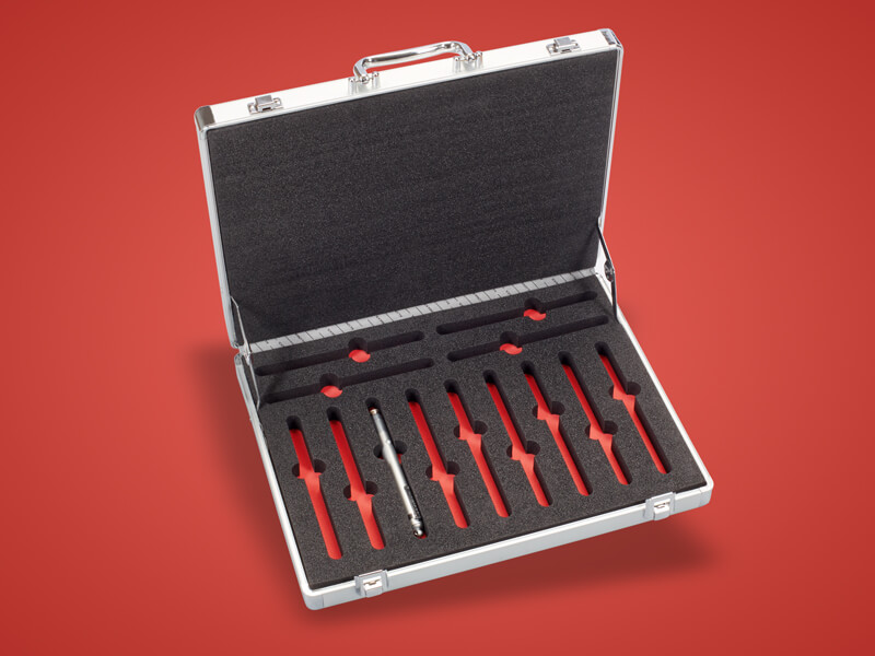 Werkzeugkoffer mit Schaumstoffeinlage für Schraubendreher – aixPAD Aluminiumkoffer mit passgenauer Schaumstoffeinlage für Schraubendreher-Satz von aixPAD
